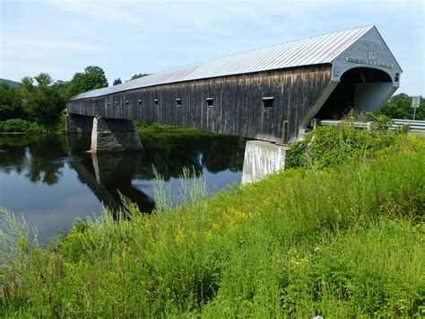 covered bridge over connecticut river